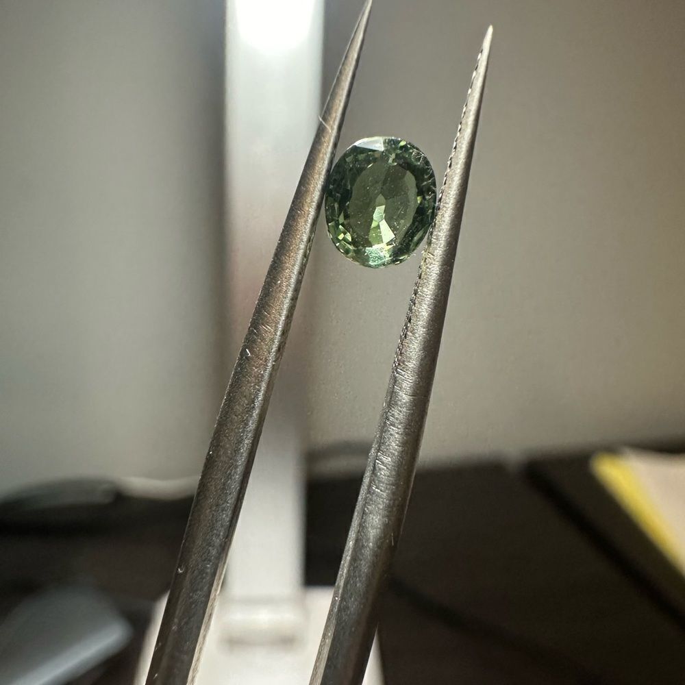 .51ct VVS quality‎ green sapphire!!! Oval cut!